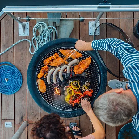 Abenteuer Flusslandschaft - Hausboot Fest Vertaeut In