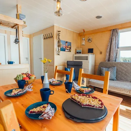 Abenteuer Flusslandschaft - Hausboot Fest Vertaeut In *